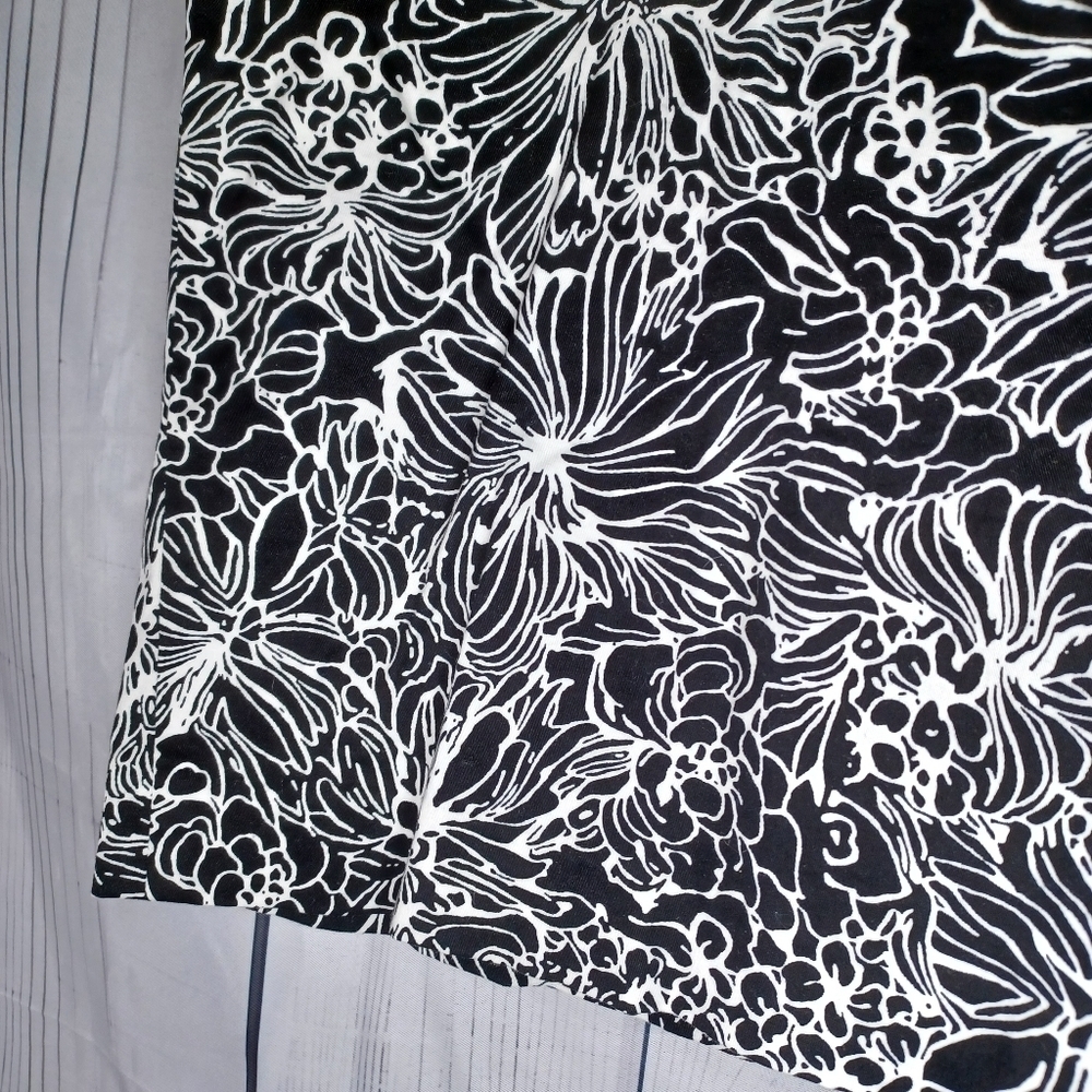 Talbots Floral Black and White Women's Pencil Preppy Skirt - Picture 4 of 12